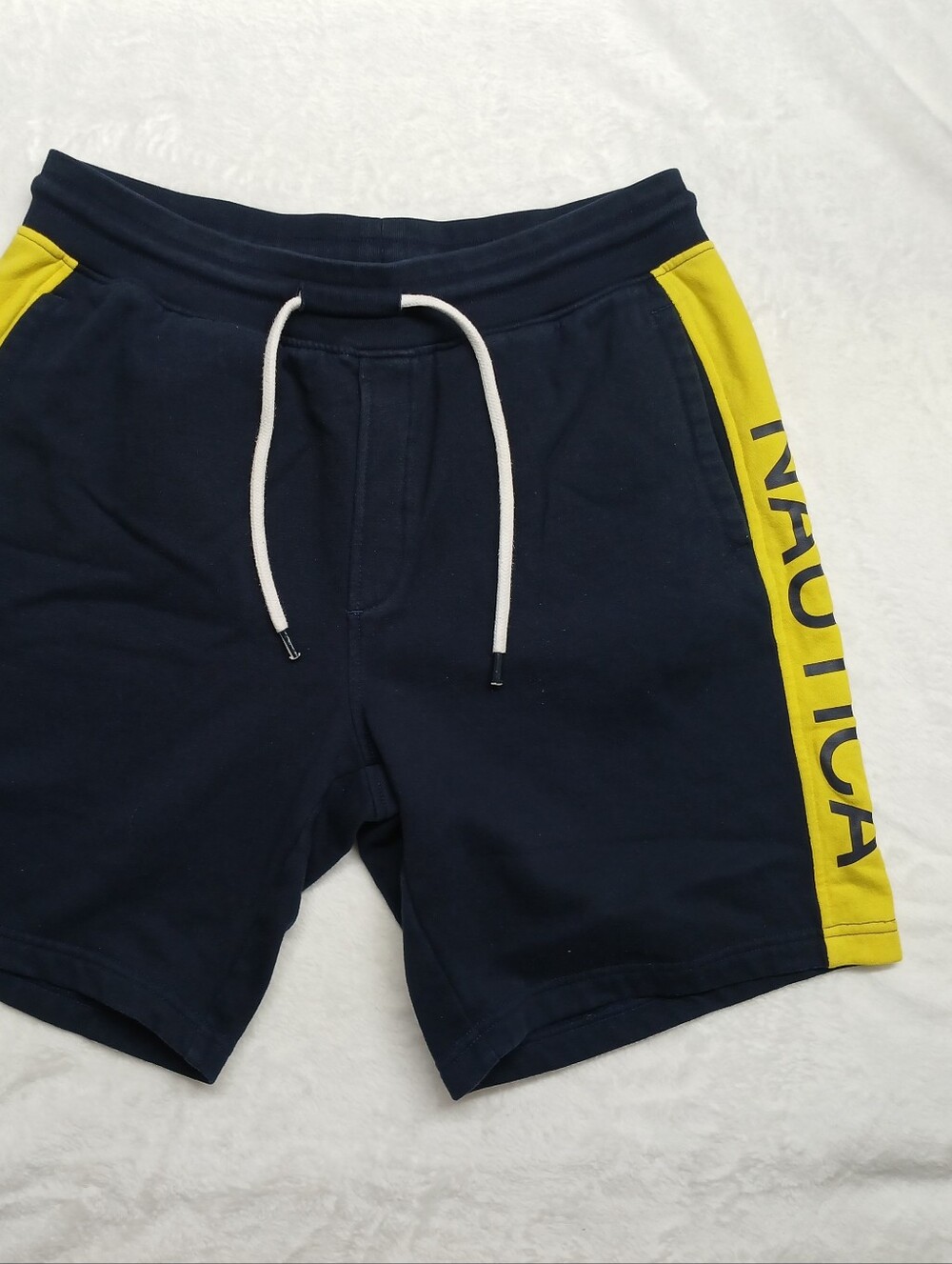 Nautica Men’s Navy and yelow  Fleece Shorts Size M Logo Side Stripe Drawstring